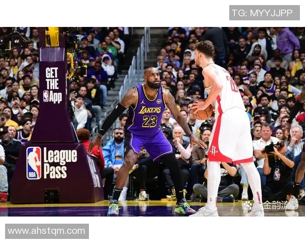 2016年湖人与鹈鹕的精彩对决回顾与赛季亮点分析 2016年湖人与鹈鹕的精彩对决回顾与赛季亮点分析