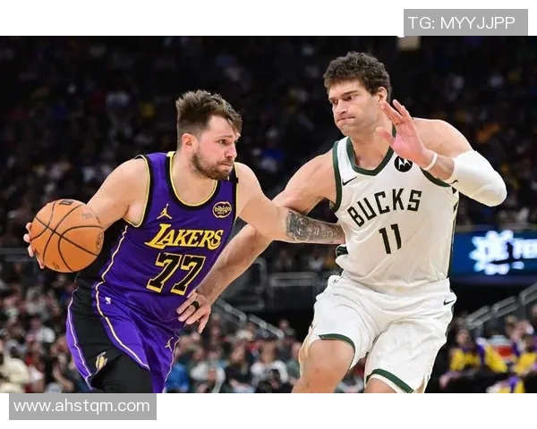 布鲁克洛佩斯：从篮下巨人到NBA全能战士的华丽转身