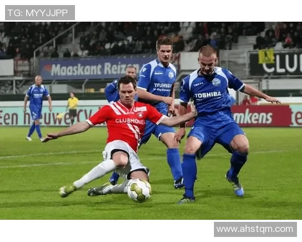 格罗宁根与精英的精彩对决揭示足球战术与团队合作的魅力 格罗宁根与精英的精彩对决揭示足球战术与团队合作的魅力